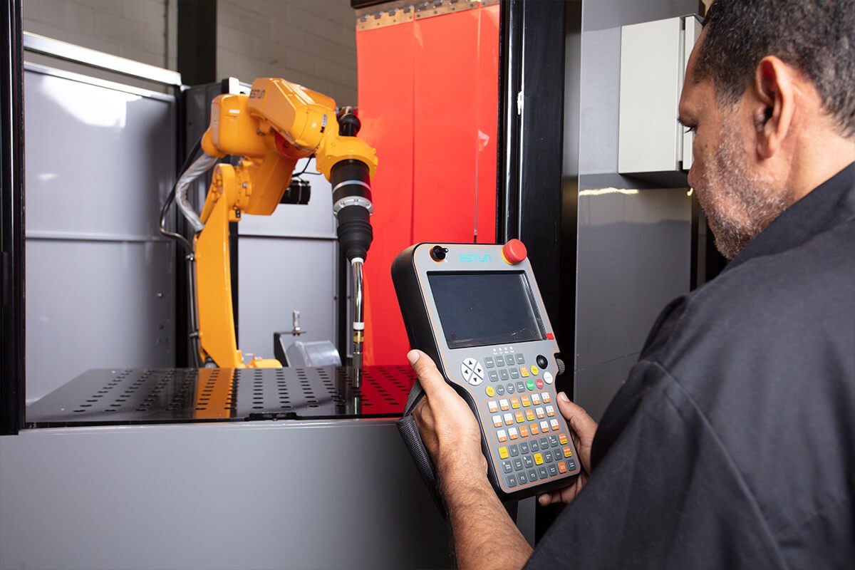 celular robotizada_robô de solda_Emax automação