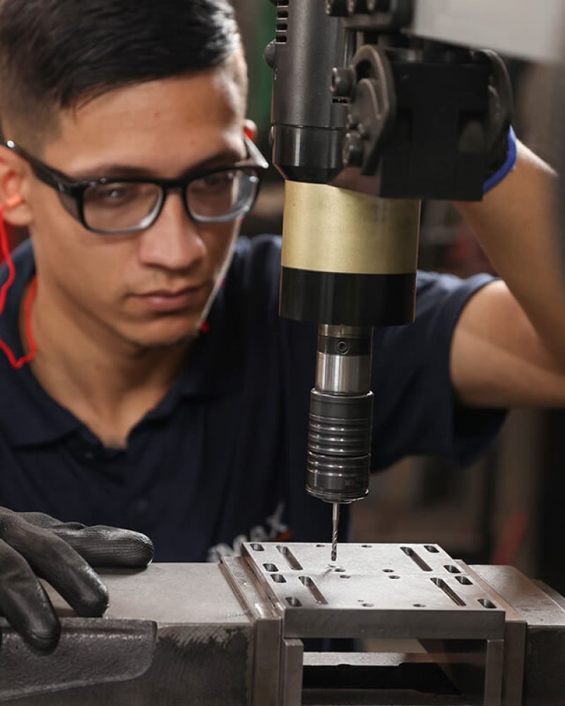 emax automacao mao de obra especializada